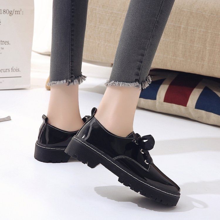 Ladies British Lace-up Small Leather Shoes